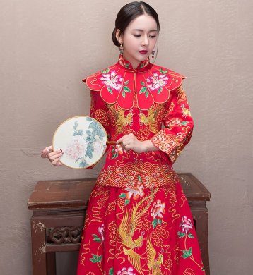 牡丹花領(lǐng)新娘禮服，古典刺繡中式禮服