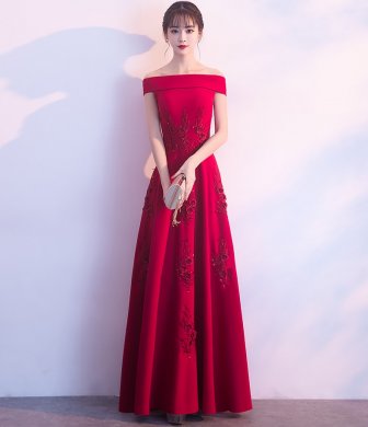 一字肩中式禮服，蕾絲花裝飾晚禮服