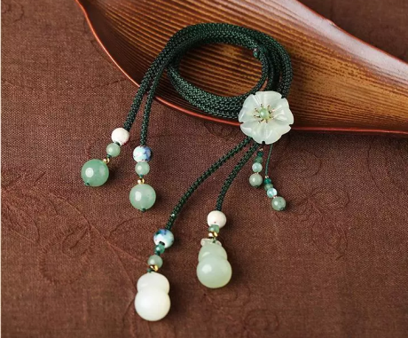 岫玉葫蘆吊墜簡約民族風(fēng)項(xiàng)鏈?zhǔn)罪? / data-Ygh4=