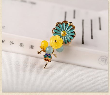 典雅氣質(zhì)胸針，撞色唯美胸花
