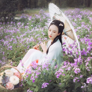 清新花朵帶傘女生頭像，唯美古風(fēng)真人頭像