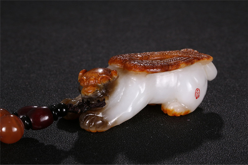 神獸飛虎手把件掛件，天然白玉手玩件玉石小擺