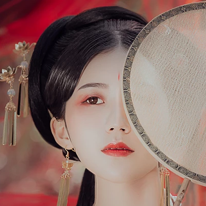 秋千仕女帶團(tuán)扇女生頭像，唯美古風(fēng)真人頭像