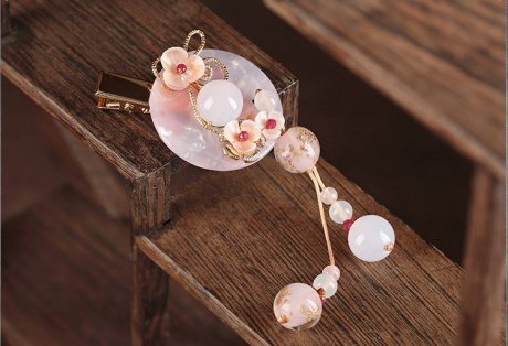 詩(shī)雅平安扣發(fā)夾，粉色浪漫桃花頭飾