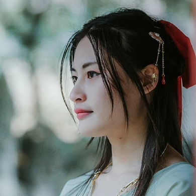 清新文藝帶傘女生頭像，唯美古風(fēng)真人頭像