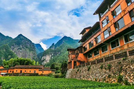 閑思居民宿，暢游在清涼山泉