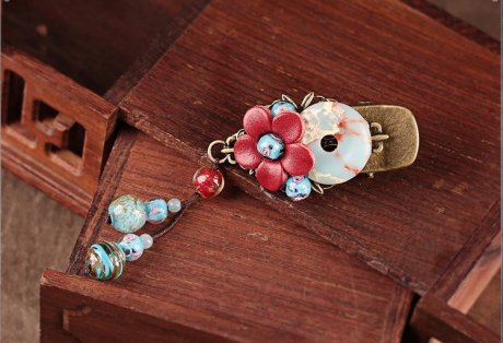 嬌雅動(dòng)人發(fā)夾，花香紅色古風(fēng)頭飾