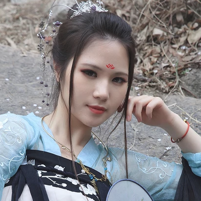 紅顏佳人女生頭像，唯美古風真人頭像