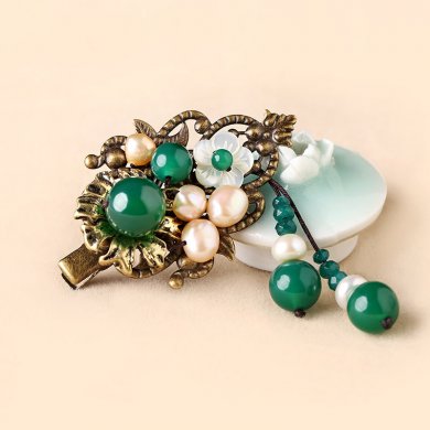 文藝復(fù)古花形朵發(fā)夾，氣質(zhì)典雅翠綠頭飾