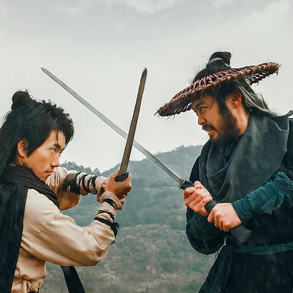 江湖英雄帶兵器男生頭像，唯美古風(fēng)真人頭像