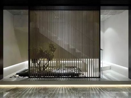 院中的屏風如溫婉的女子，恬靜優(yōu)雅