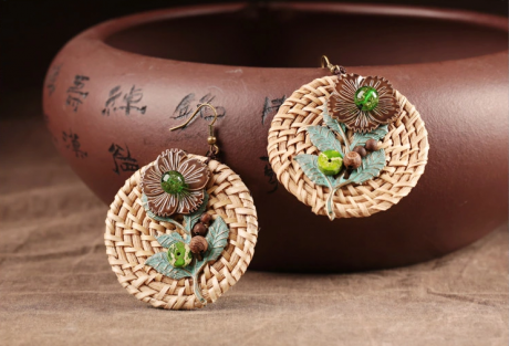 怡圓藤編草墊耳環(huán)，時(shí)尚家佳樂文學(xué)首飾