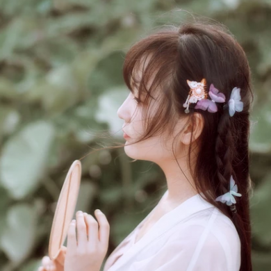 荷塘邊漢服古風(fēng)頭像，唯美古風(fēng)女子真人頭像