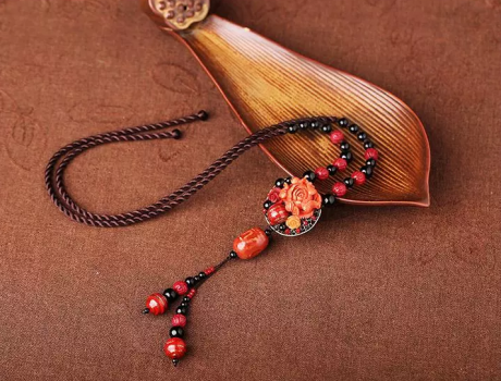 紅色復(fù)古立體花朵吊墜毛衣鏈項(xiàng)鏈?zhǔn)罪? / data-vpp7=