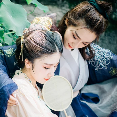 竹林山寺閨蜜古風頭像，唯美古風女子真人頭像