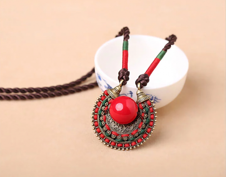 紅色吊墜鎖骨鏈復(fù)古項(xiàng)鏈?zhǔn)罪? / data-7lcr=