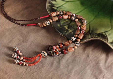 復(fù)古文藝毛衣鏈天珠西藏項(xiàng)鏈?zhǔn)罪? / data-R68V=