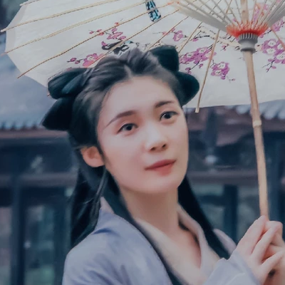 素雅復(fù)古帶傘女生頭像，唯美古風(fēng)真人頭像