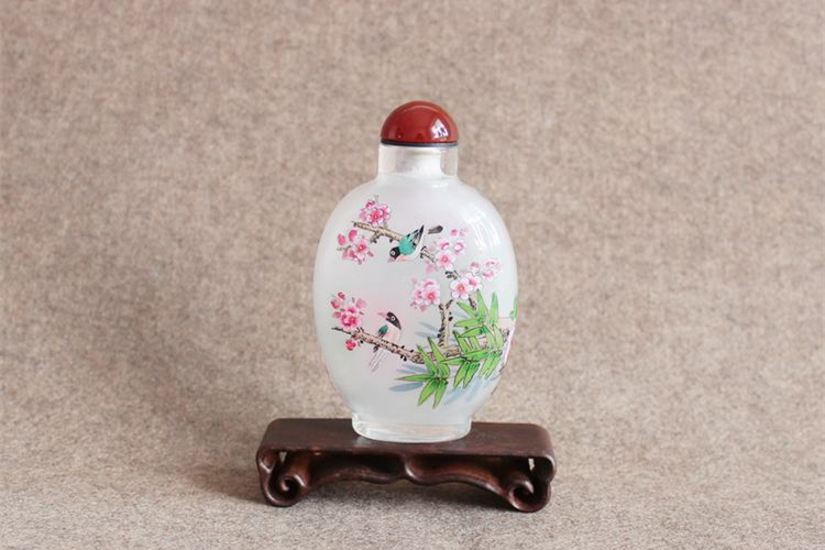 中國傳統(tǒng)藝術精美內畫鼻煙壺