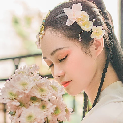 粉嫩花朵少女頭像，唯美古風(fēng)真人頭像