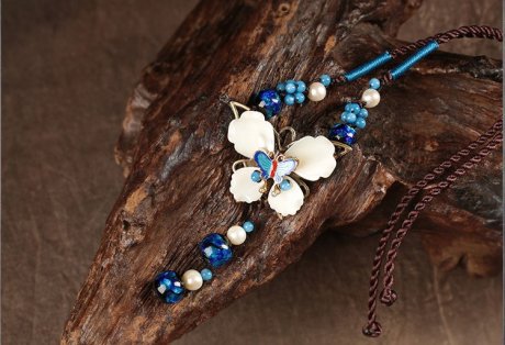 蝶夢幽幽復(fù)古鎖骨鏈，唯美藍色項鏈?zhǔn)罪? / data-wrE8=