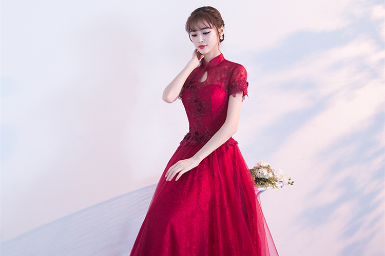 中式立領(lǐng)修身長款禮服，新娘敬酒服