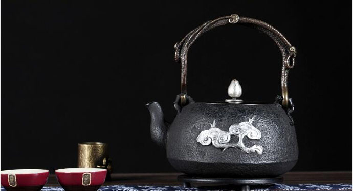 日本鐵壺純手工鑲銀茶壺，日本鐵壺歷史