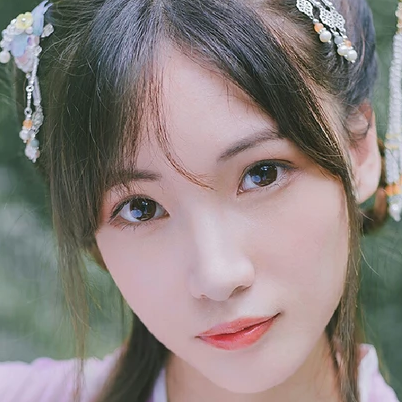 淡紫色帶團扇女子頭像，唯美古風(fēng)真人頭像