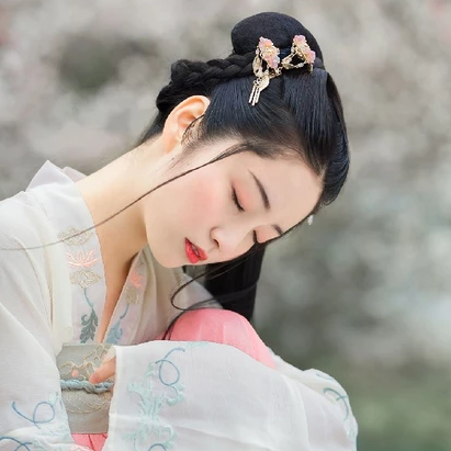 花香滿溢清新女生頭像，唯美古風真人頭像