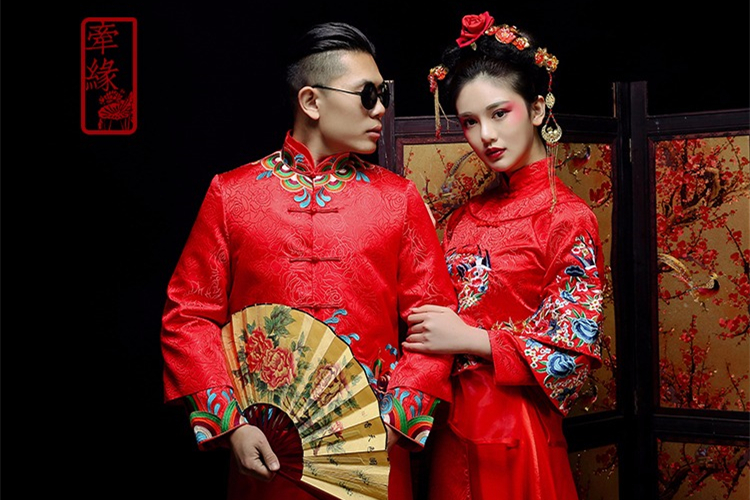 中國古典元素刺繡新娘禮服，敬酒服長袖春裝