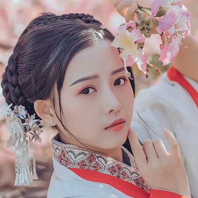 粉色木棉花少女頭像，唯美古風真人頭像