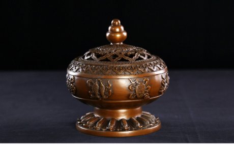 八寶蓮瓣熏香爐，仿古紫銅鏤空香爐