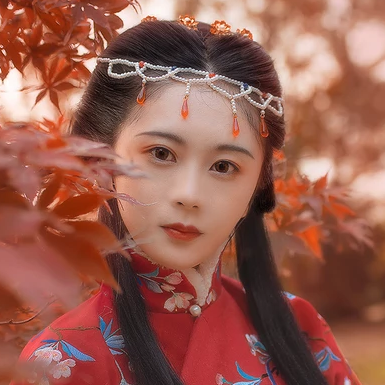 紅葉映霞女生頭像，唯美古風(fēng)真人頭像
