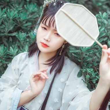 漢服情侶帶團(tuán)扇頭像，唯美古風(fēng)真人頭像