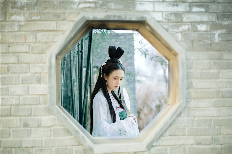 竹青風(fēng)悠女子清雅古風(fēng)頭像，唯美女生真人頭像