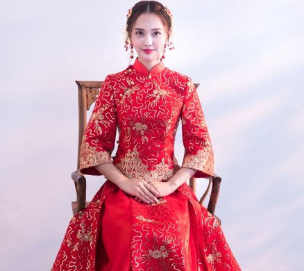 金色蕾絲花朵新娘禮服，唯美秀禾中式禮服