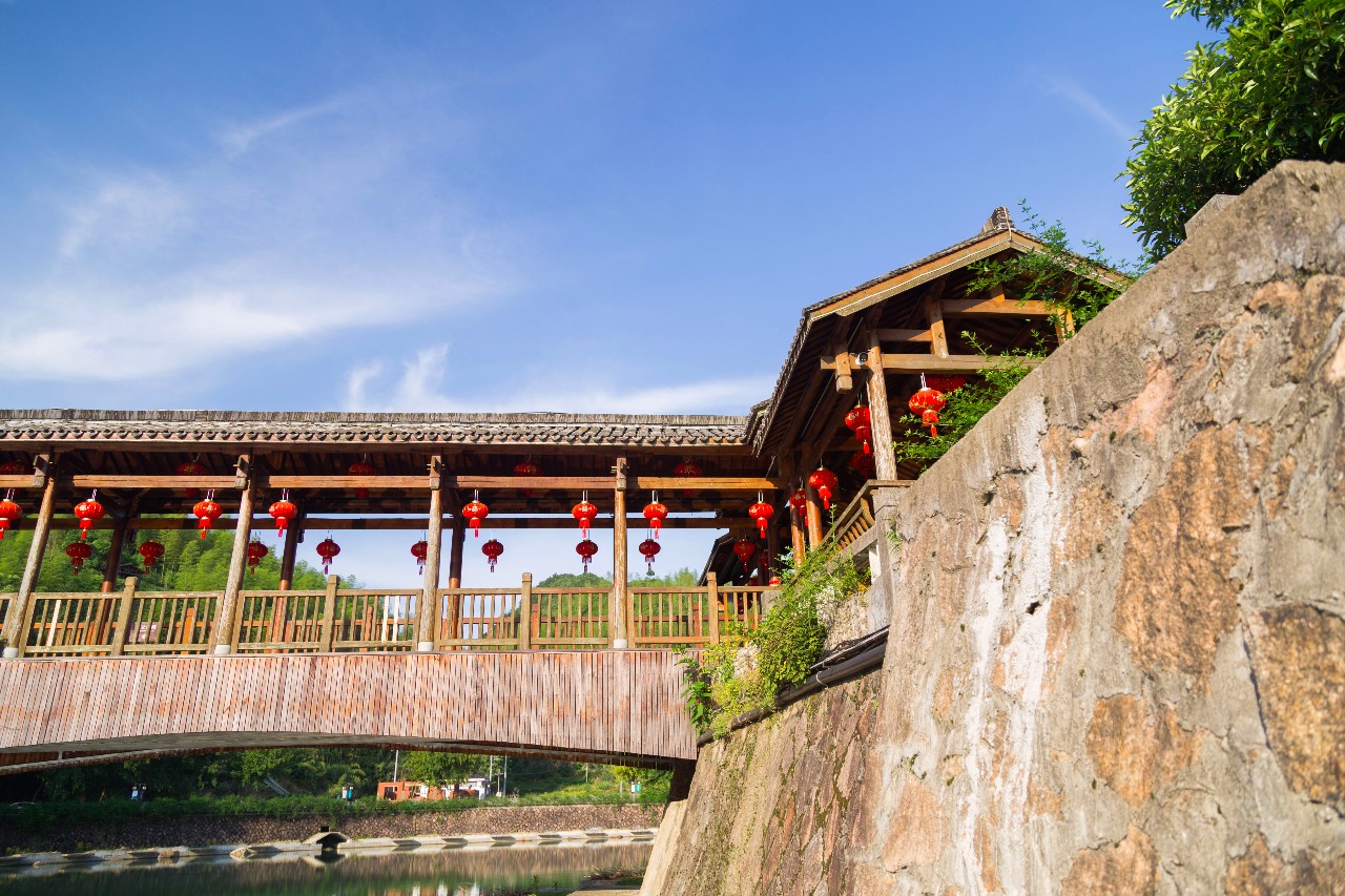 點(diǎn)叁民宿，千島湖坐船賞景豈不詩意？