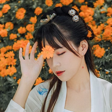 秋菊花香女生頭像，唯美古風(fēng)真人頭像