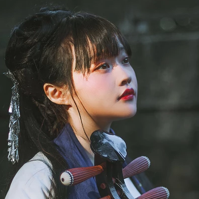 文藝帶樂(lè)器女生頭像，唯美古風(fēng)真人頭像