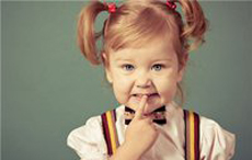 孩子比同齡孩子矮是什么原因 孩子